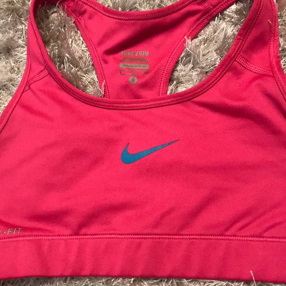 Nike sports bra - Picture 3 of 3